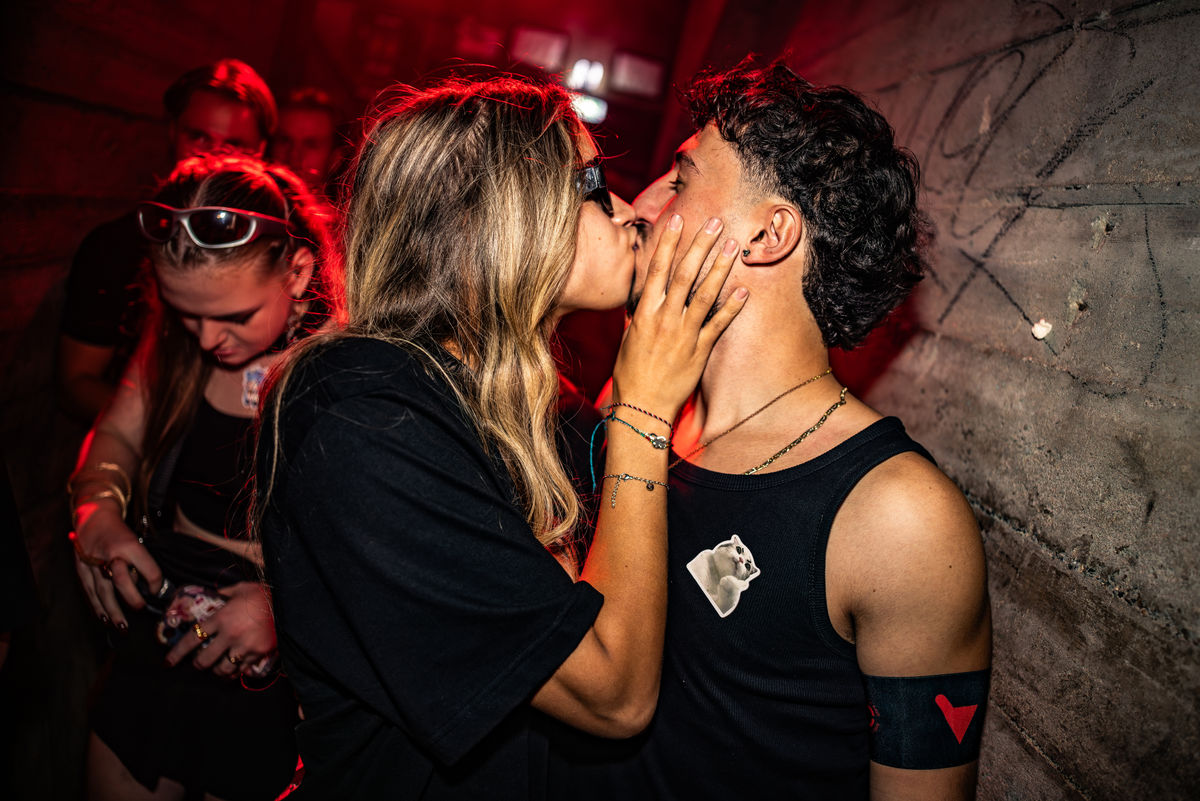 Loading... just a sec